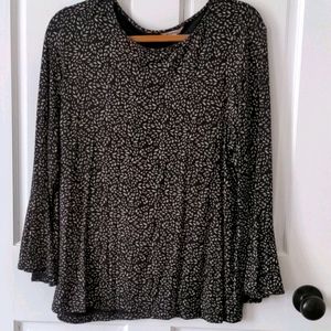 Bell sleeve top